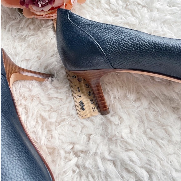 Brooks Brothers Navy Blue Leather Shoes Heels Sz 9 - Picture 3 of 11